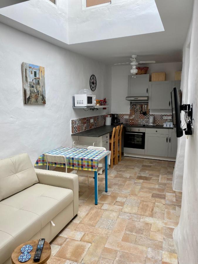 Cheerful One Bedroom Townhouse With Patio Archez Exterior photo